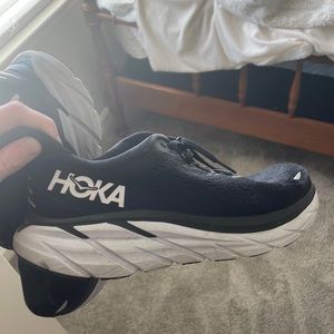 Black & white hoka Clifton 8s